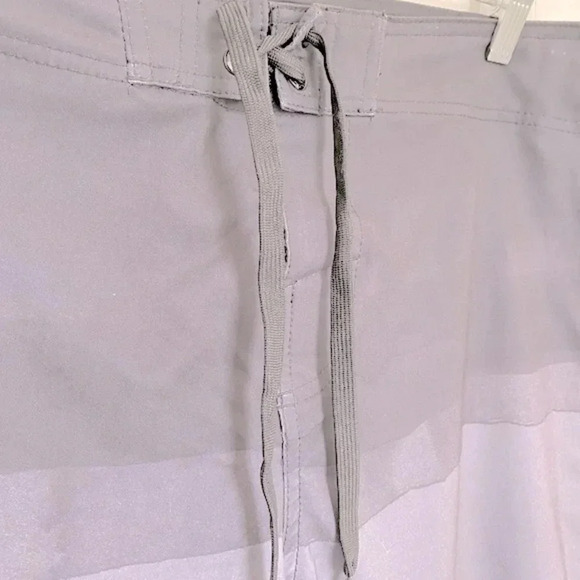 O’Neill Swim Men’s Black and Gray Hyperfreak Board Shorts 32W - Picture 8 of 11